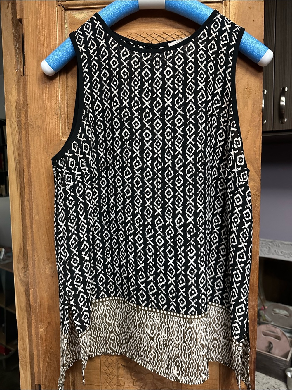 Sleeveless blouse black tan geometric shirt small contemporary boho